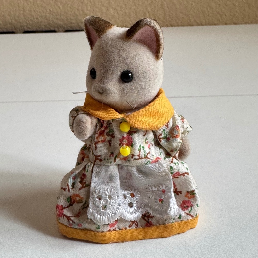 Vintage 1985 Epoch Sylvanian Families Siamese Cat Floral Dress Calico critters